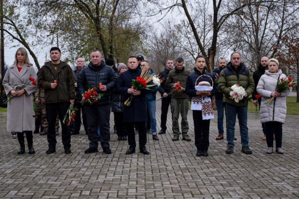 В Николаеве почтили память жертв голодоморов в Украине