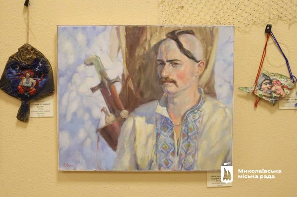 В Николаеве художница из Херсона Оксана Оснач показала картины, нарисованные в оккупации