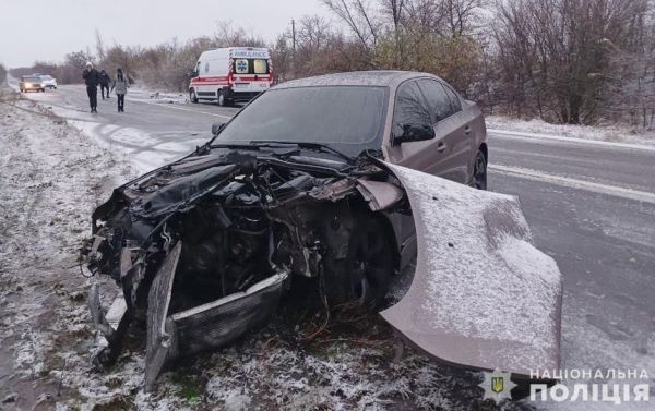 На Николаевщине 22-летний водитель BMW въехал в бок ВАЗу