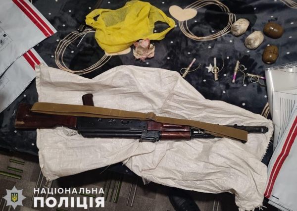 В доме Николаевской области нашли целый арсенал – АК, боевые гранаты, патроны, взрыватели