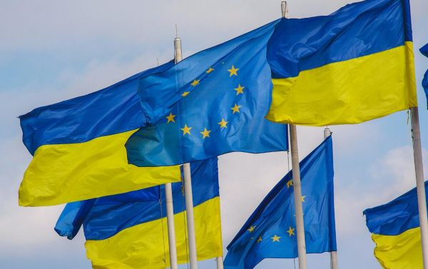Еврокомиссия считает, что Украина выполнила четыре из семи критериев для евроинтеграции