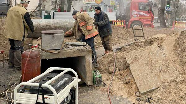 Улицу Мариупольскую опять разрыли: ТЭЦ проводит ремонтные работы