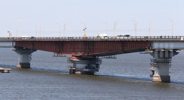 Власти собираются сделать реверсивное движение при выезде на Варваровский мост