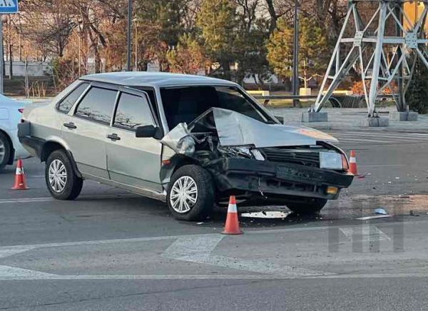 В Николаеве авария с потерпевшим: водителя ВАЗа с места аварии увезли без сознания