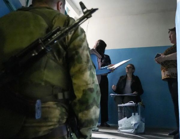 На захваченных украинских территориях «собирают подписи» в поддержку путина