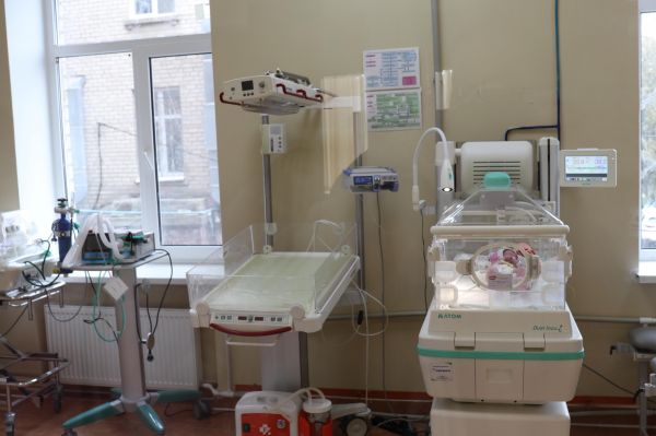 Благотворители подарили неонатальному отделению Николаевской клинической больницы три современных инкубатора