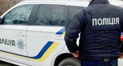 В Одесской области полицейский на служебном авто пытался провезти мимо пограничников двух уклонистов