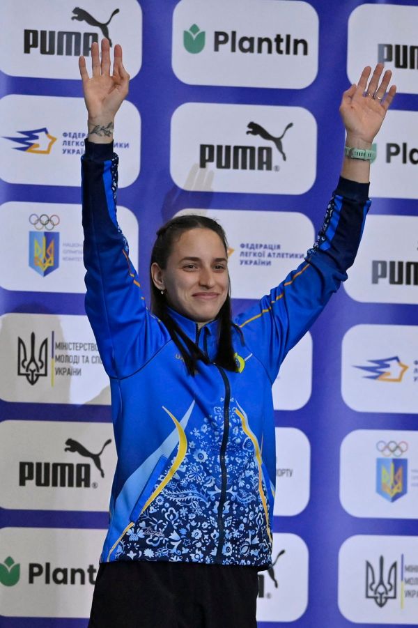 Прыгунья с шестом Юлия Козуб из Николаева победила на чемпионате Украины, экс-николаевец Соколов выиграл 60-метровку