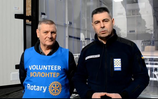 Николаевские волонтеры доставили в Херсон полностью оснащенный мобильный госпиталь