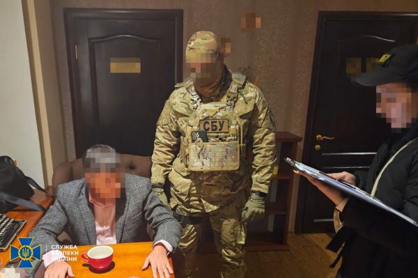 В прифронтовой области «депутатский корпус» продолжает заниматься взяточничеством