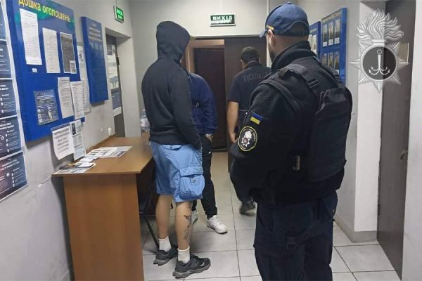 В Николаеве во время комендантского часа задержали вооруженного мужчину