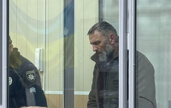 Отец Василаке заявил в суде, что именно сын украл оружие и выстрелил в копа