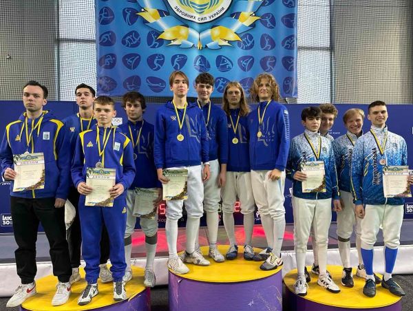 У николаевских рапиристов на чемпионате Украины среди молодежи четыре "золотых" финала