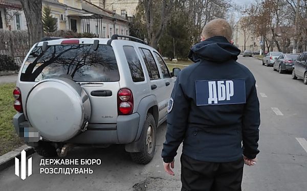 Николаевского военного, который пытался продать три автомобиля своего подразделения, отдали под суд