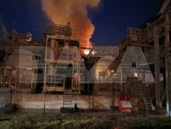 Удар по НПЗ в Ростовской в Брянской областях – столб огня и дыма в 15-этажный дом