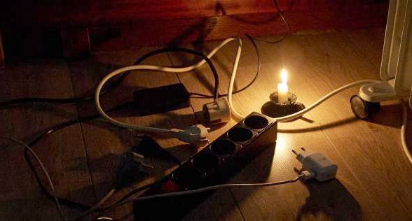Света могут отключать на 4 часа и больше: в Николаевской области введены аварийные отключения света