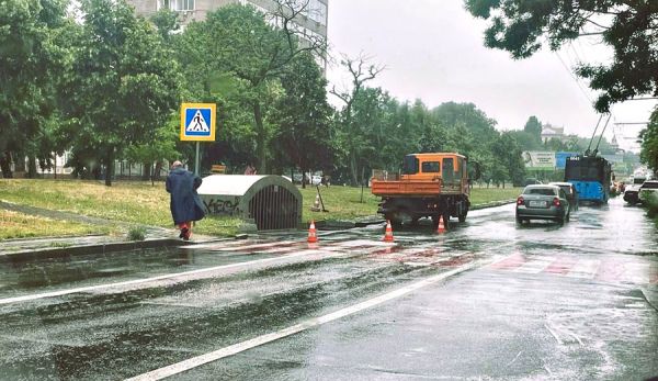 Сегодня из-за дождей ливневки в Николаеве чистят в режиме нон-стоп