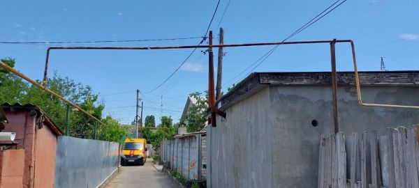 В Николаеве водитель грузовика разорвал уличный газопровод низкого давления