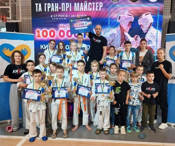 Первомайские каратисты на Гран-при в Киевской области взяли третье командное место и денежный приз