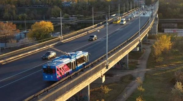 Из-за аварии минимум на сутки приостановлено движение троллейбусов в Соляные