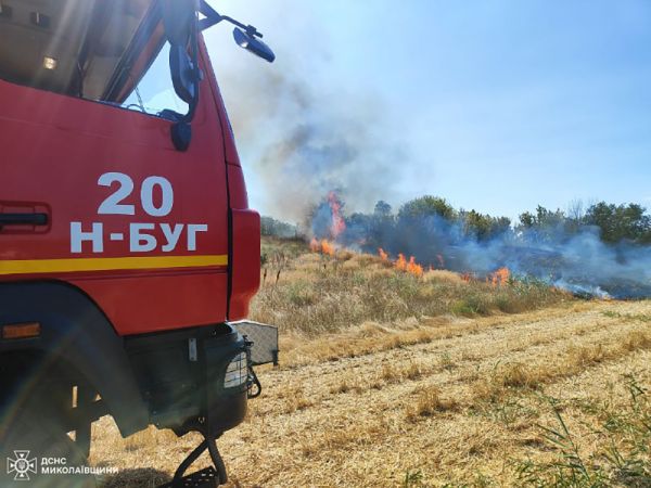 До ночи более полутора сотен огнеборцев Николаевщины тушили пожары в экосистемах