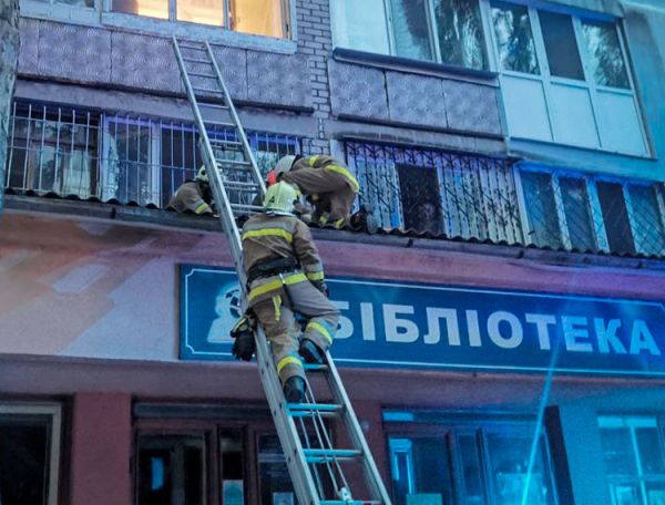 В Николаеве шестилетний мальчик выпал с балкона седьмого этажа: ребенок в тяжелом состоянии