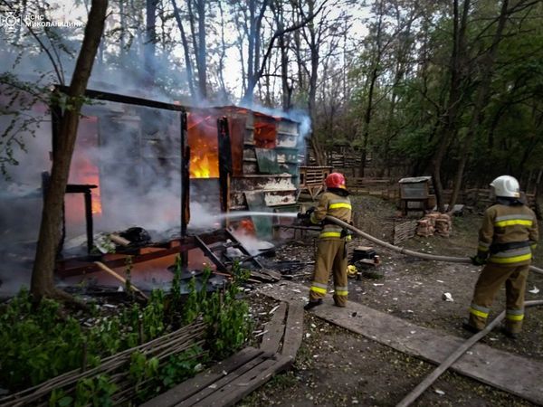 В Николаевской области горели жилой сектор, свалка, металлический вагончик