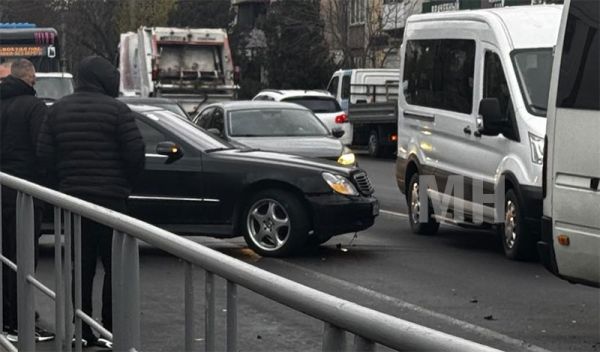 Утреннее ДТП на улице Генерала Алмазова вызвало масштабную пробку в Николаеве