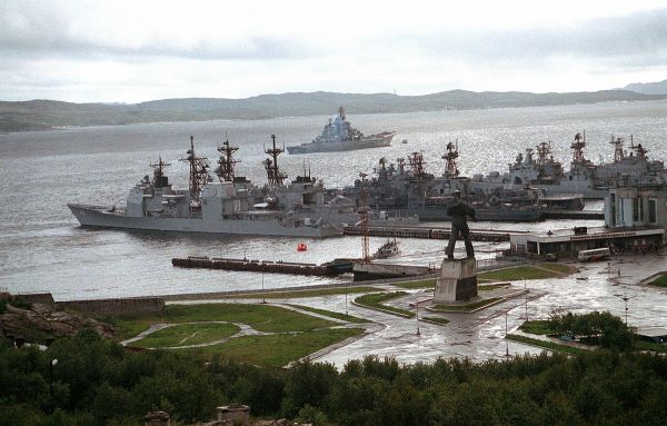 Атакована главная военно-морская база Северного флота в 1900 километрах от Украины