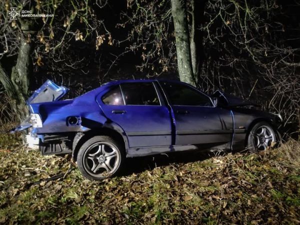 В Николаевской области из покореженного автомобиля BMW вытащили еле живого водителя