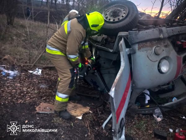 На трассе под Николаевом «скорая помощь» попала в аварию: есть пострадавшие