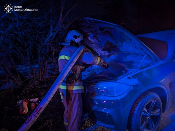 Под Николаевом сгорел BMW Х5