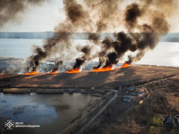 Обломки российских беспилотников упали в Николаевском и Баштанском районах и спровоцировали пожары